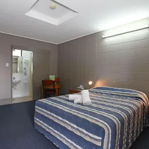 Tandara 3*, Sarina Australia